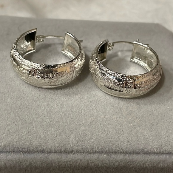 Jewelry - 925 Sterling Silver textured Hoop Earrings